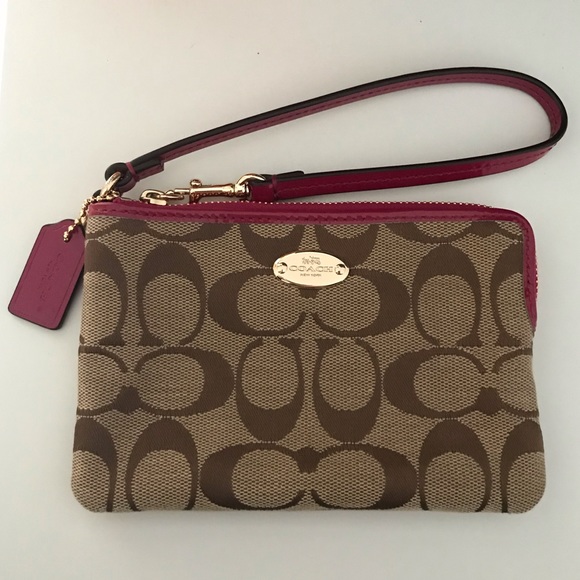 Coach Handbags - Coach Wristlet